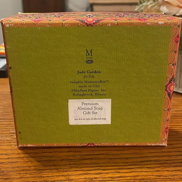 Vintage Soap Box 🌺 - Picture 3 of 3